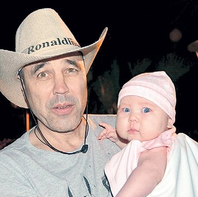 …а через год у пары родилась дочь Маша