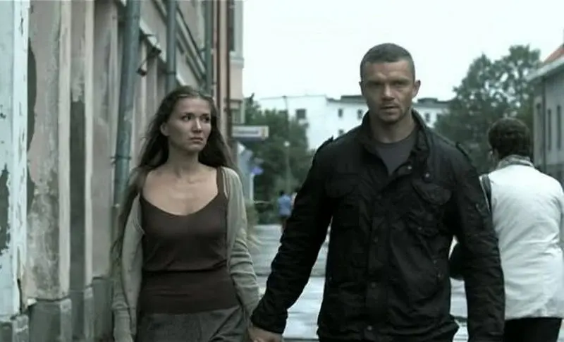 Анастасия Веденская и Владимир Епифанцев (кадр из сериала «Кремень»)