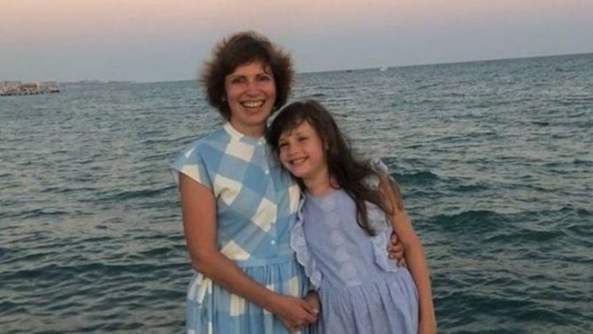 Светлана Зейналова с дочерью аутистом