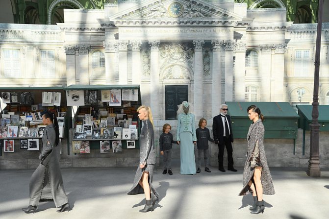Все, что нужно знать о показе Chanel Haute Couture 2018/2019 фото № 1