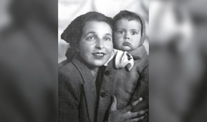 Вырастила Вячеслава Добрынина мама